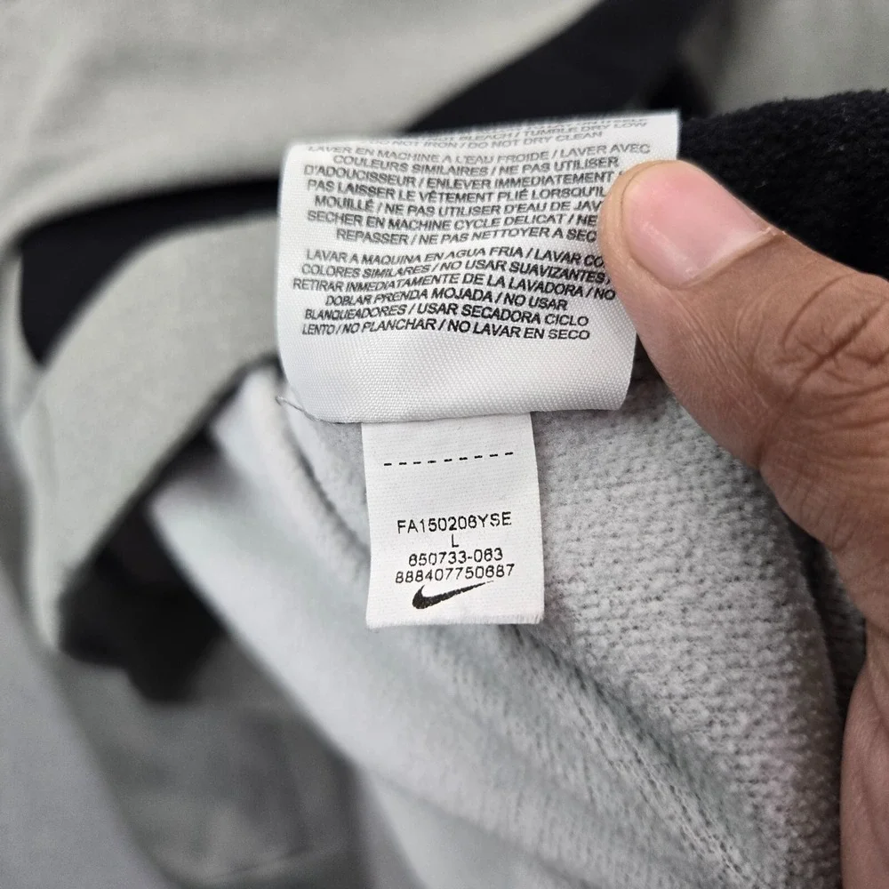 Nike Men Sweatshirt Large Gray Fleece Hoodie Swoosh Logo Therma Fit‎ Pullover
